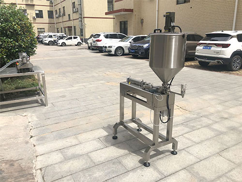 半自動液體灌裝機