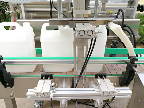 食用油灌裝機設(shè)備