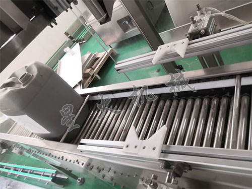 稱重式定量液體灌裝機設備廠家