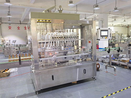 大型漱口水灌裝機(jī)