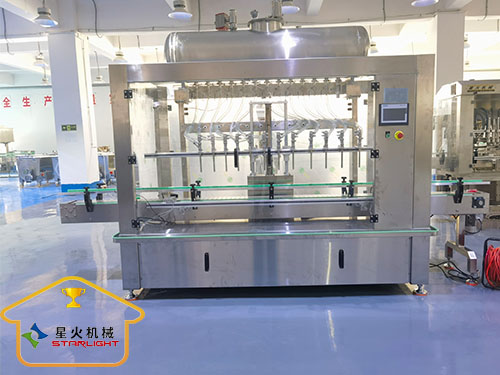 多頭液體灌裝機(jī)生產(chǎn)線