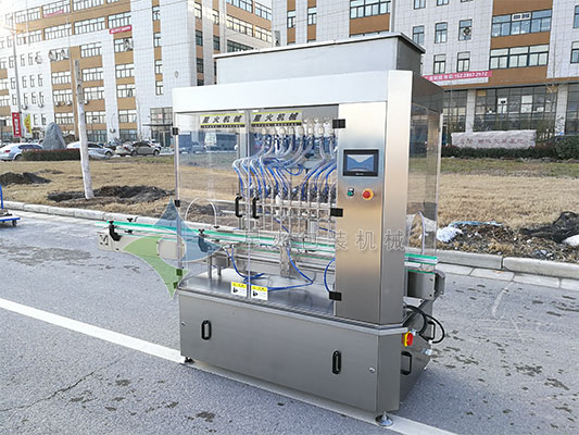 貨車尿素溶液灌裝機(jī)整機(jī)展示